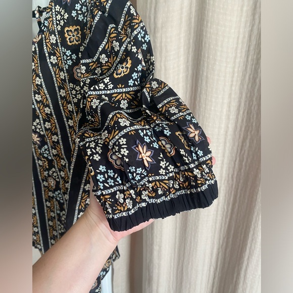 NWT Ann Taylor Blouse- XS PETITE - Picture 3 of 5